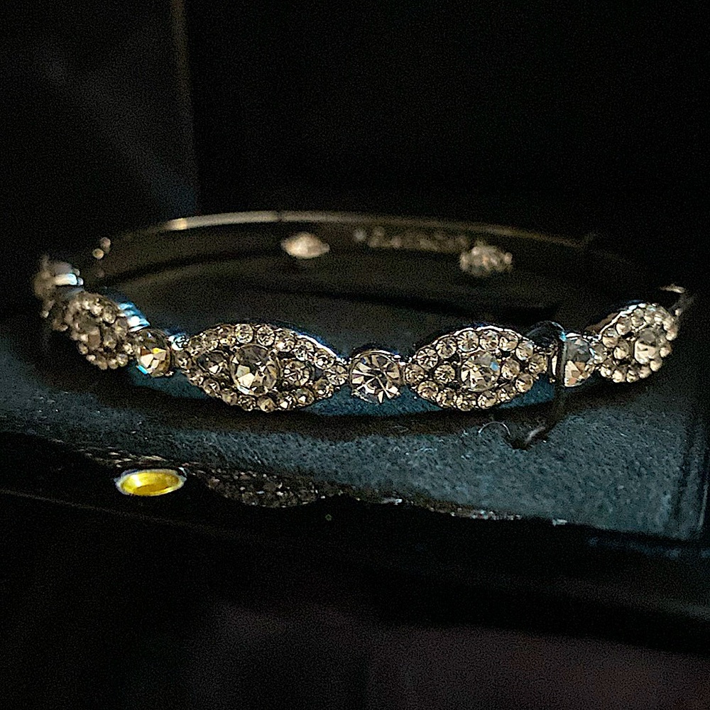 ✨Givenchy- ‘Evil Eye’ Oval cut Bangle Bracelet & Crystal Stud Earrings Set ✨NWT✨ - Picture 2 of 14